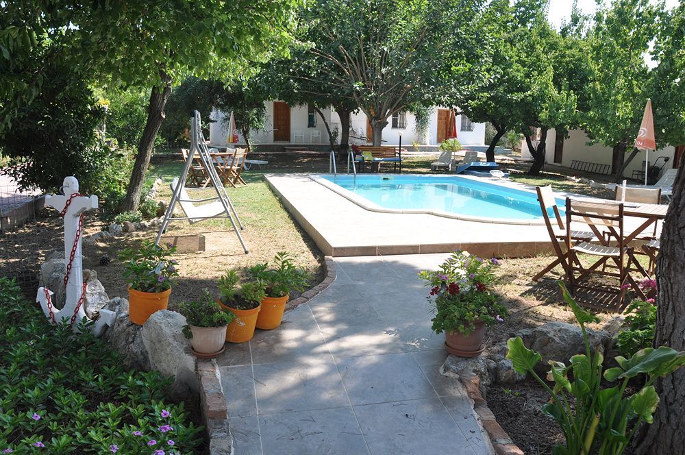 Homestay Mursel Garden *