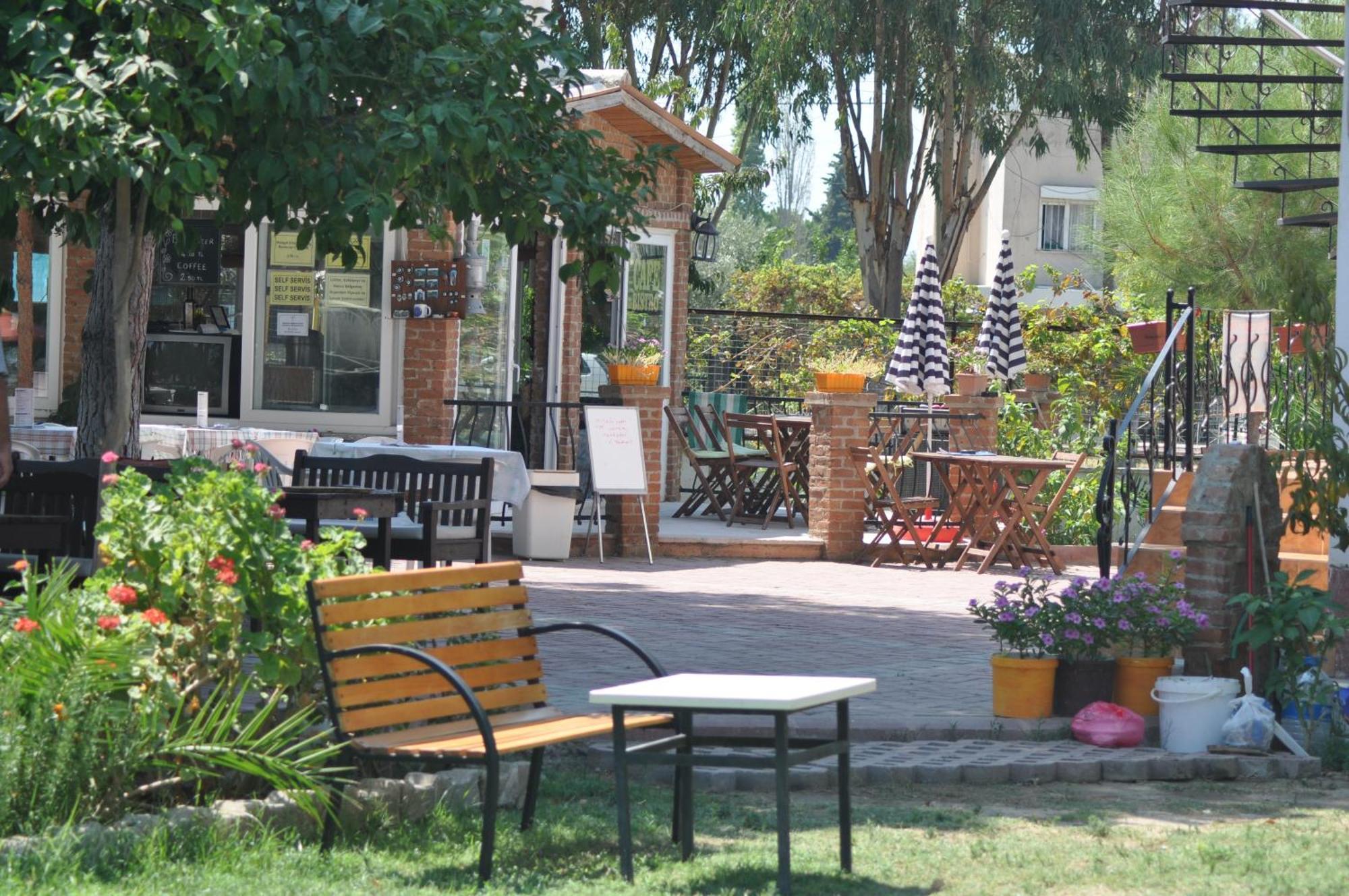 Mursel Garden Pansiyon Kuşadası